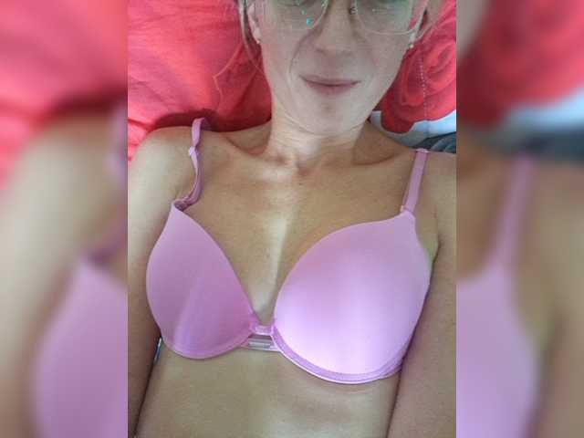 businka11223a live cam on BongaCams