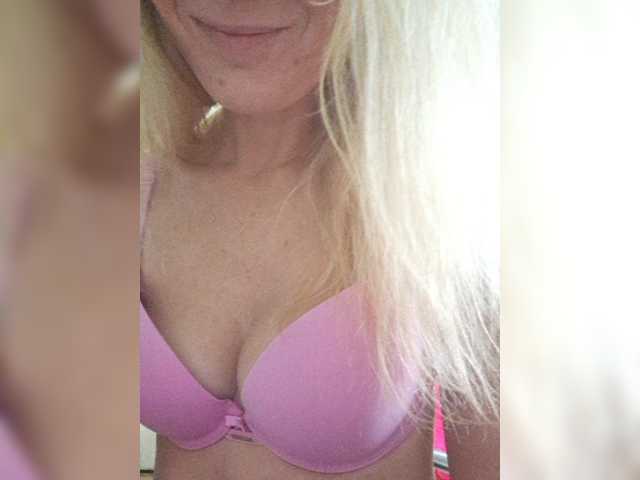 businka11223a live cam on BongaCams