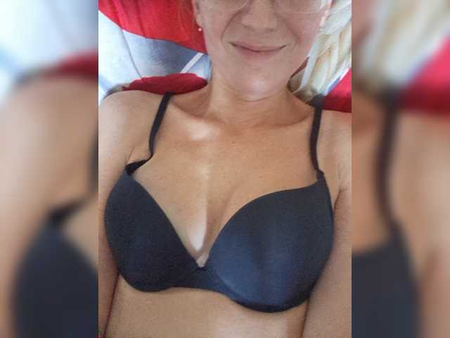 businka11223a live cam on BongaCams