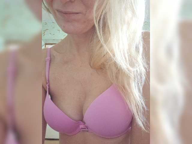 businka11223a live cam on BongaCams