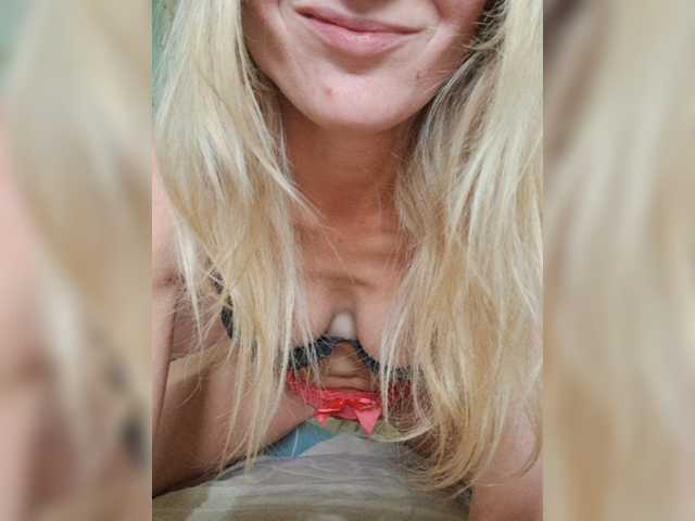 businka11223a live cam on BongaCams