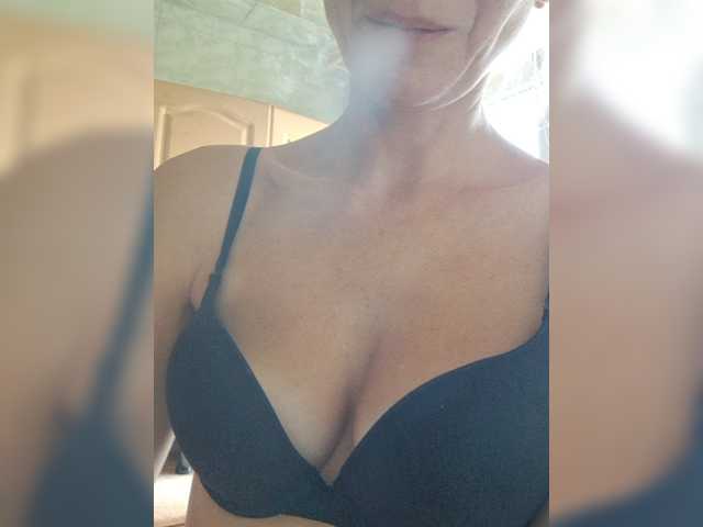 businka11223a live webcam show