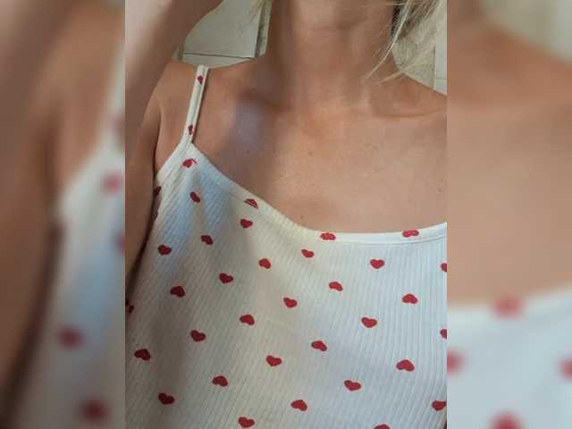 businka11223a live cam on BongaCams