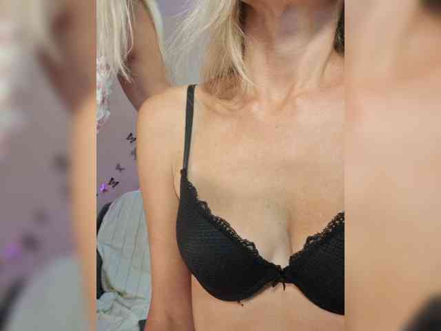 businka11223a Sex Cam Show