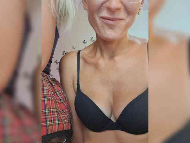 businka11223a Sex Cam Show