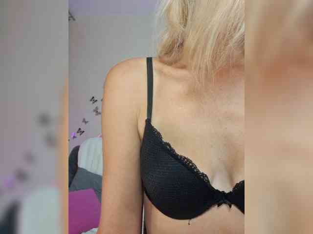 businka11223a Sex Cam Show