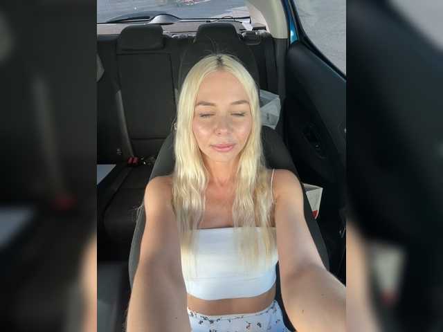 WhiteGirl-one live cam on BongaCams