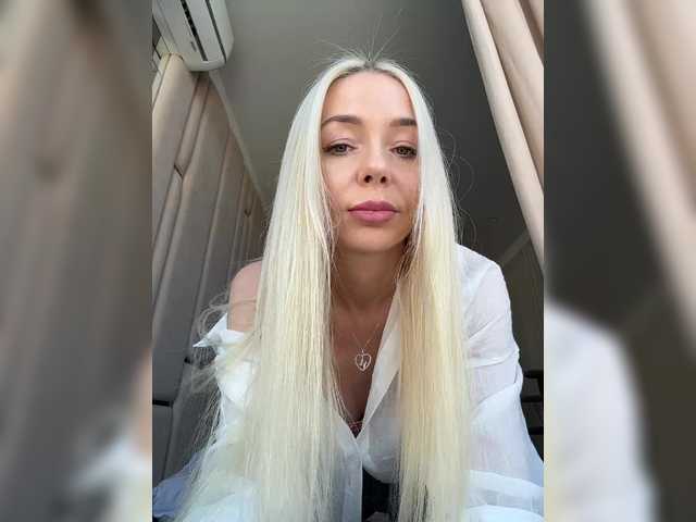  WhiteGirl-one chat room