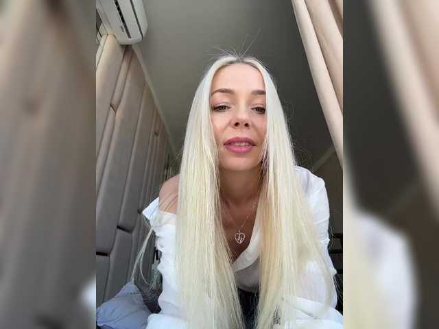 WhiteGirl-one's BongaCams show and profile