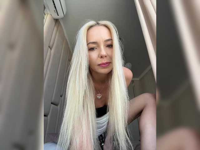  WhiteGirl-one chat room