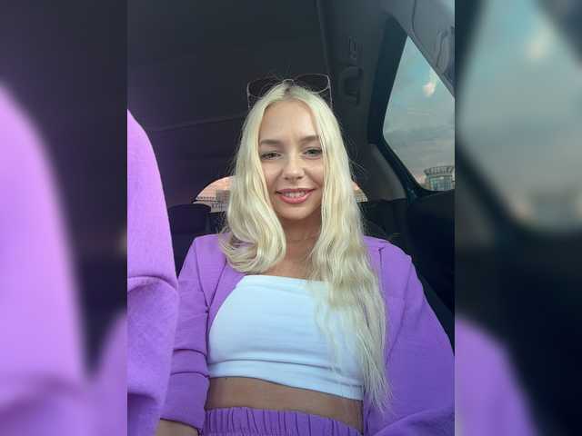 WhiteGirl-one live cam on BongaCams