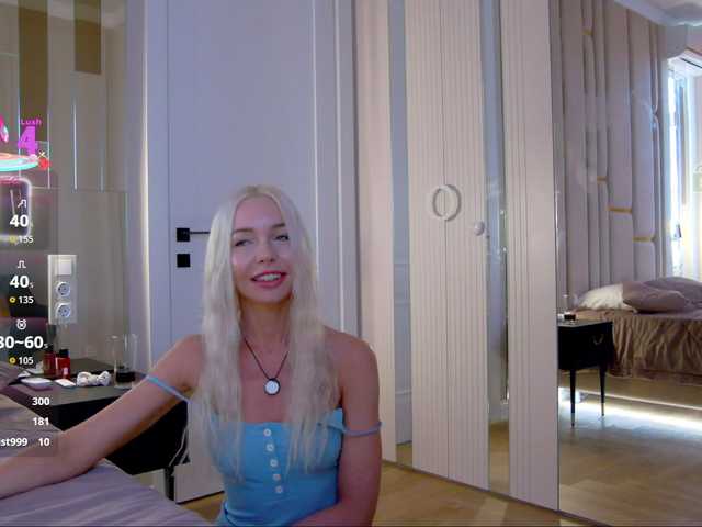 WhiteGirl-one live cam