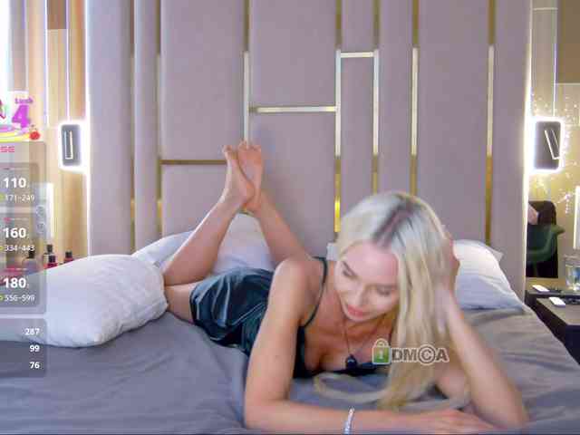 WhiteGirl-one webcam