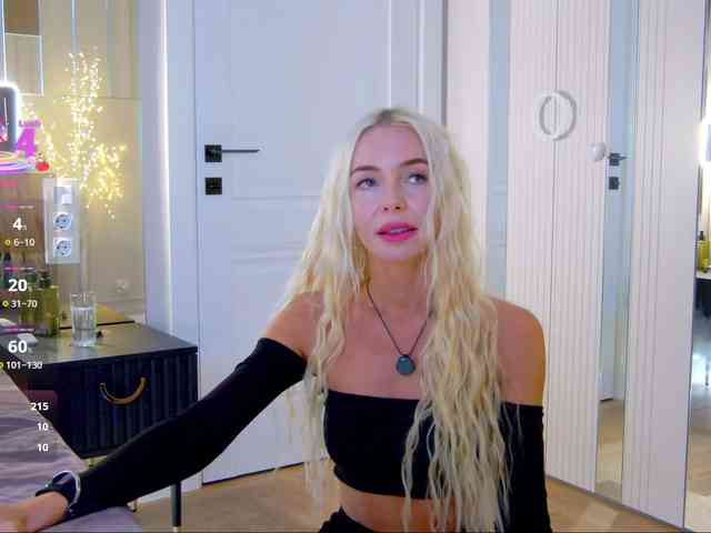 WhiteGirl-one webcam
