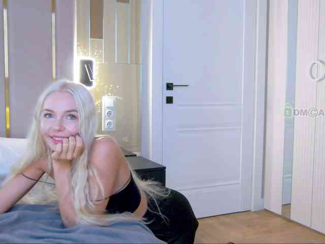 WhiteGirl-one webcam