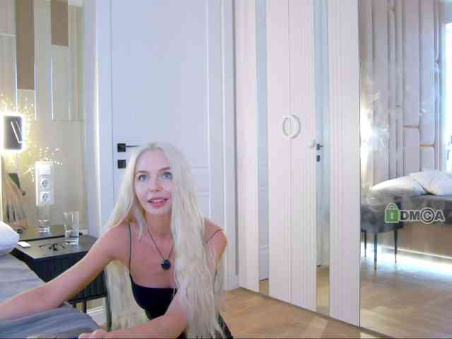WhiteGirl-one webcam