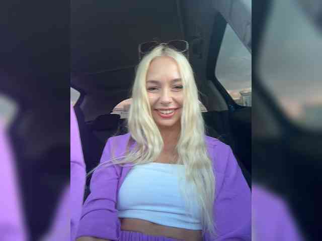 WhiteGirl-one webcam