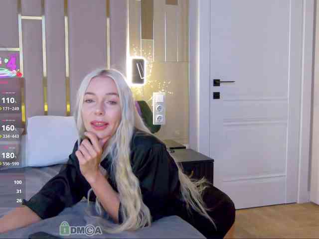 WhiteGirl-one webcam