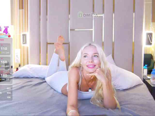 WhiteGirl-one webcam