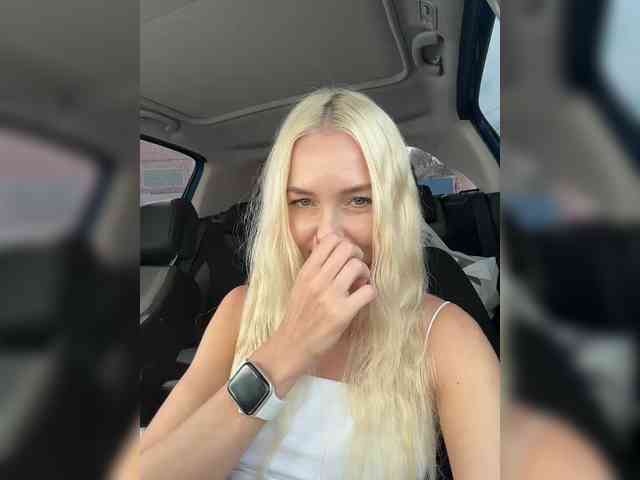 WhiteGirl-one webcam