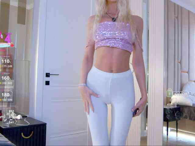 WhiteGirl-one webcam