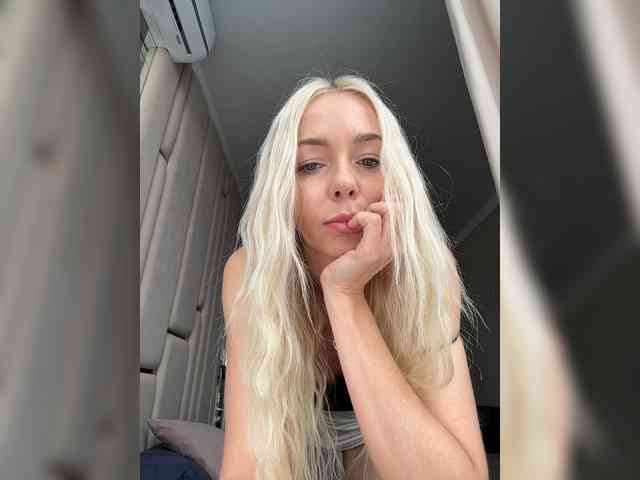 WhiteGirl-one webcam