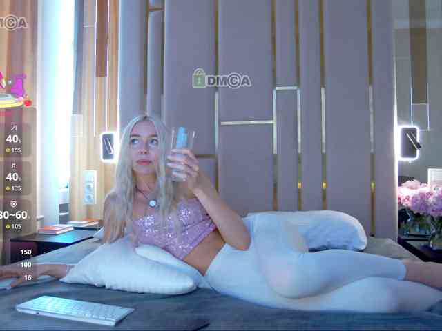WhiteGirl-one webcam