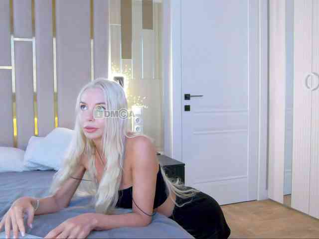WhiteGirl-one webcam