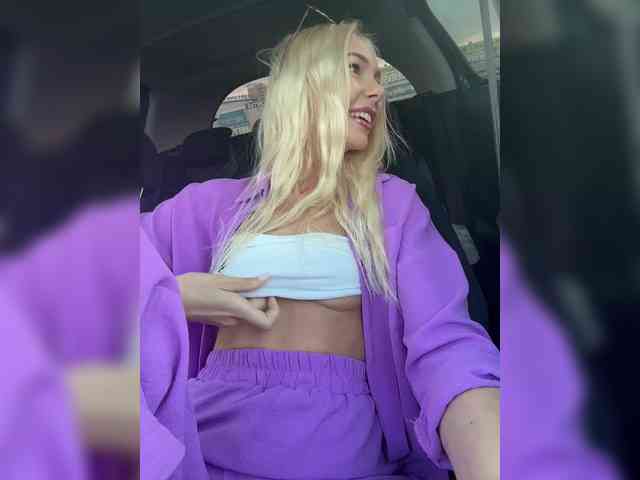 WhiteGirl-one webcam