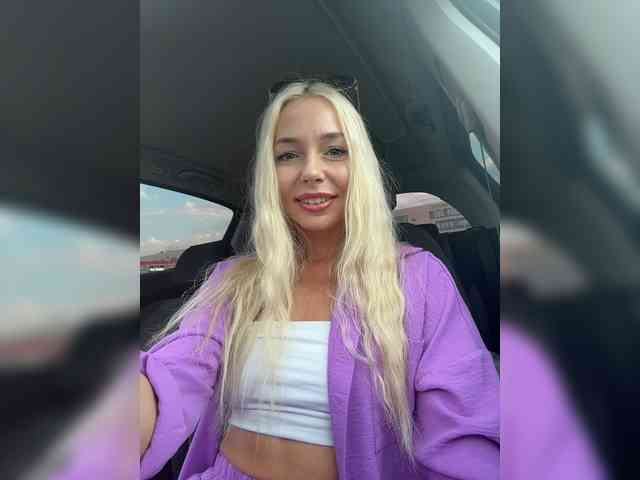 WhiteGirl-one webcam
