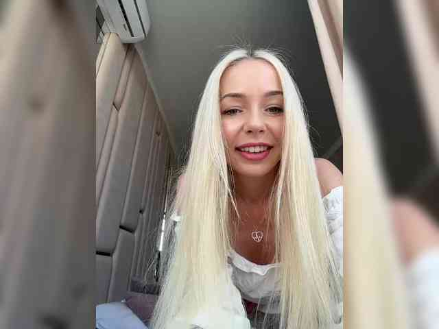 WhiteGirl-one webcam