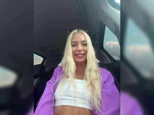 WhiteGirl-one webcam