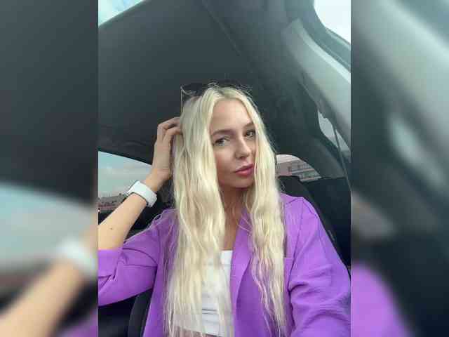 WhiteGirl-one webcam