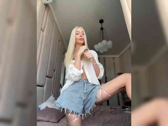 WhiteGirl-one webcam