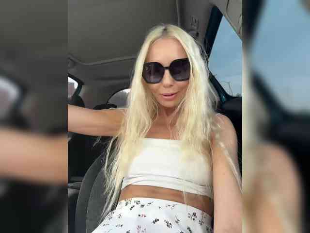 WhiteGirl-one webcam