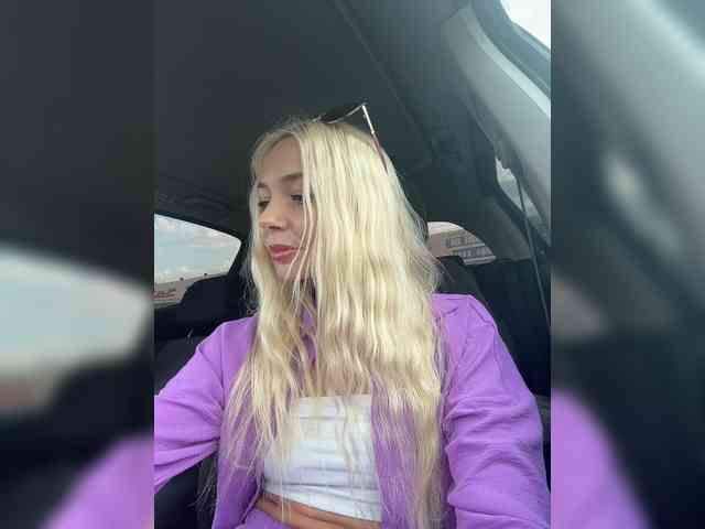 WhiteGirl-one webcam