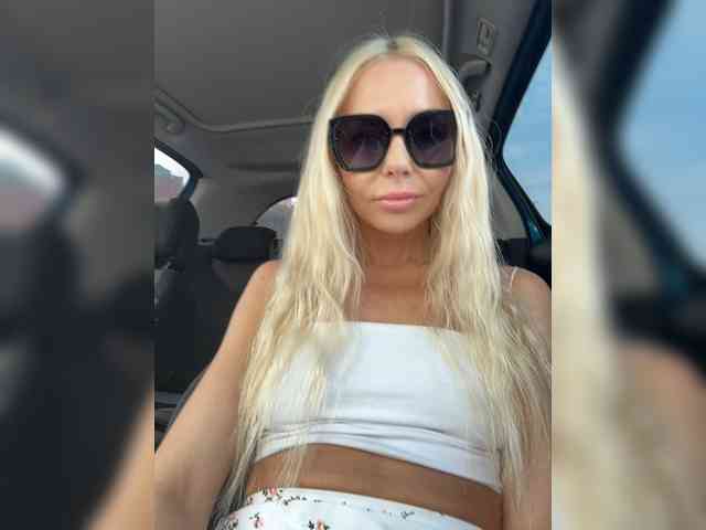 WhiteGirl-one webcam
