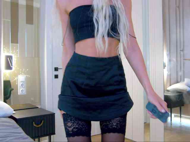 WhiteGirl-one webcam