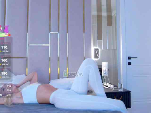 WhiteGirl-one webcam