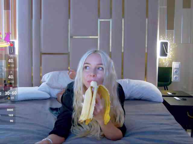 WhiteGirl-one webcam