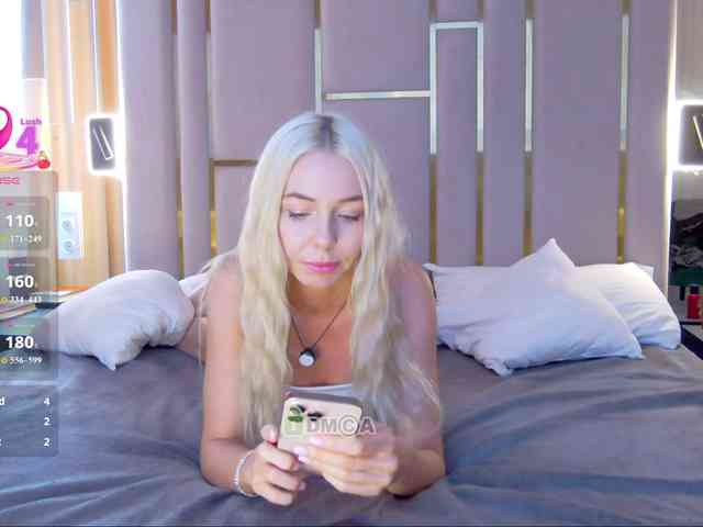 WhiteGirl-one webcam
