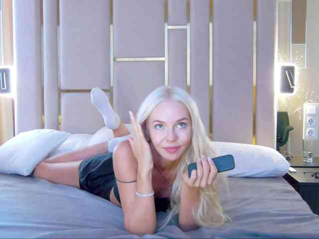 WhiteGirl-one webcam