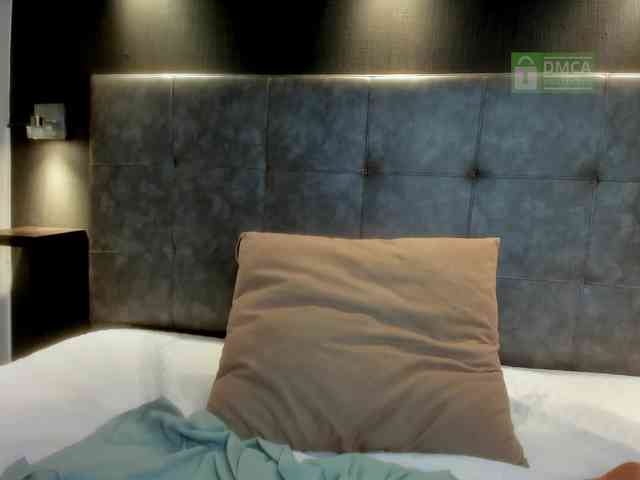 Valerie-Saenz webcam