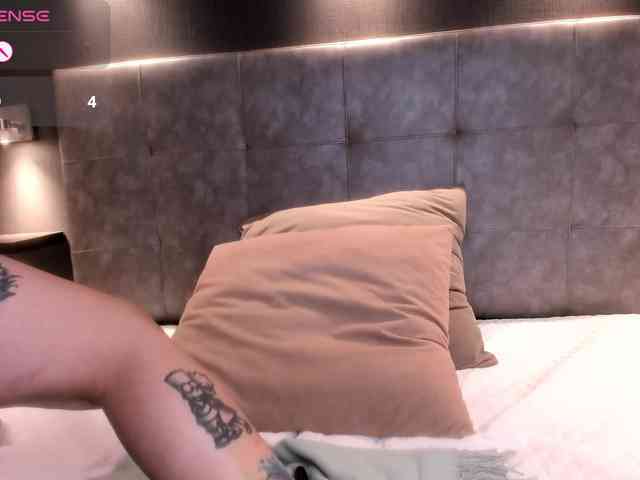 Valerie-Saenz webcam
