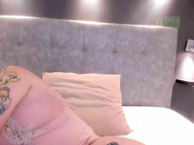 Valerie-Saenz webcam