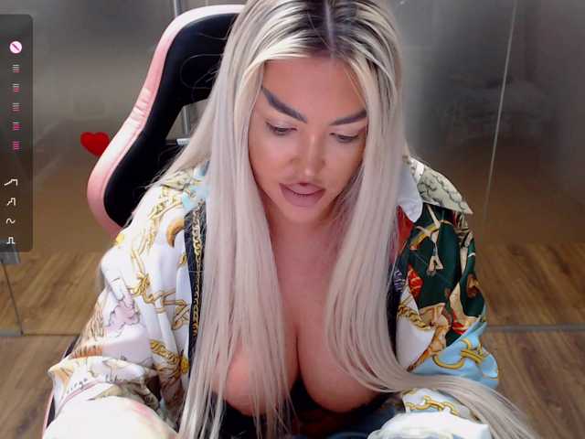 SarahStone live cam on BongaCams