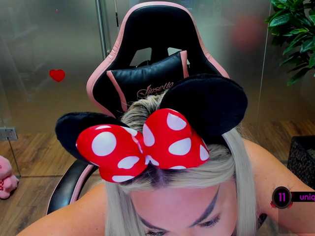 SarahStone live cam on BongaCams