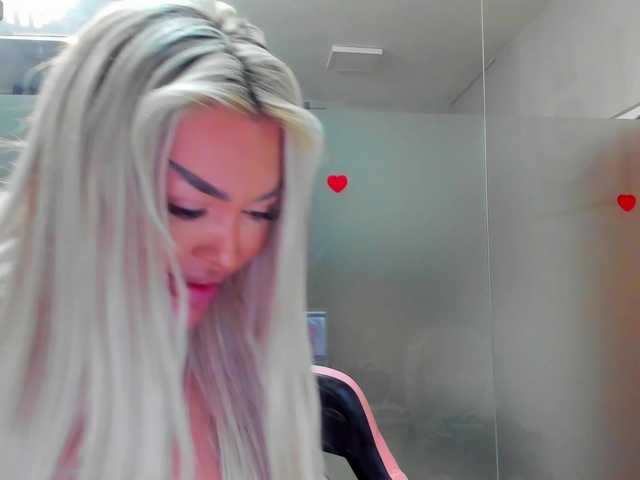 SarahStone Live Cam and Statistics on UnifiedCams