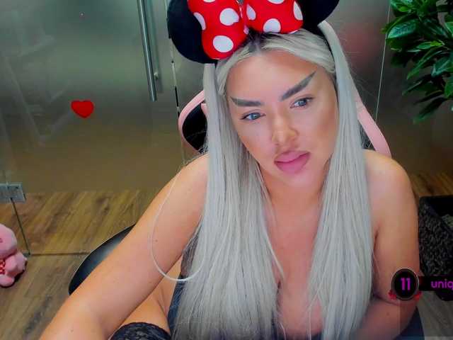 SarahStone live cam on BongaCams