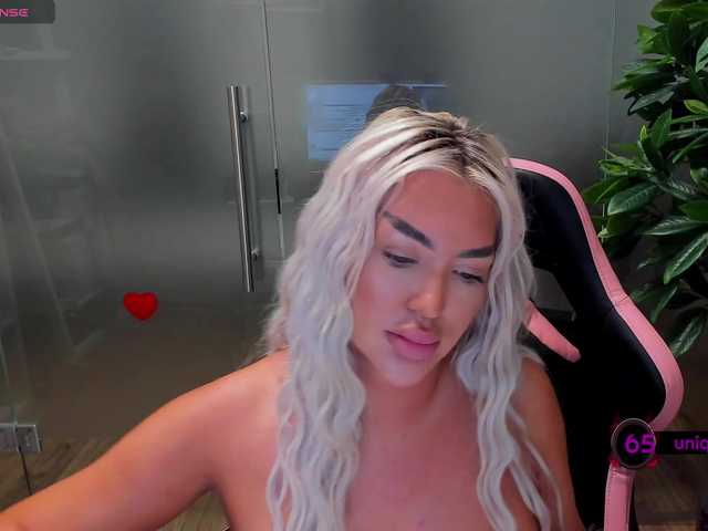 SarahStone live cam on BongaCams